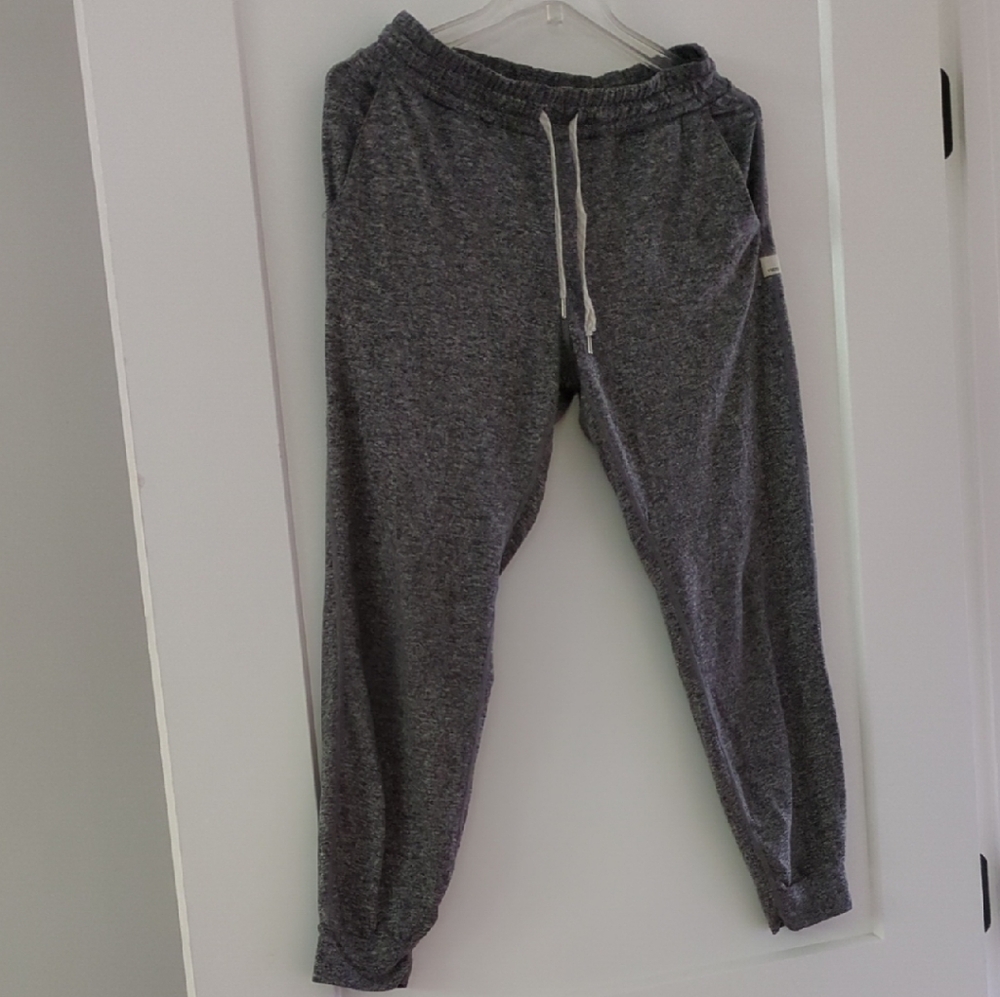 Vuori Gray Sweatpants with Elastic Waistband and Tapered Leg
